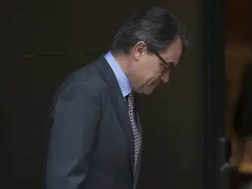 Artur Mas tras la rueda de prensa Artur Mas tras la rueda de prensa