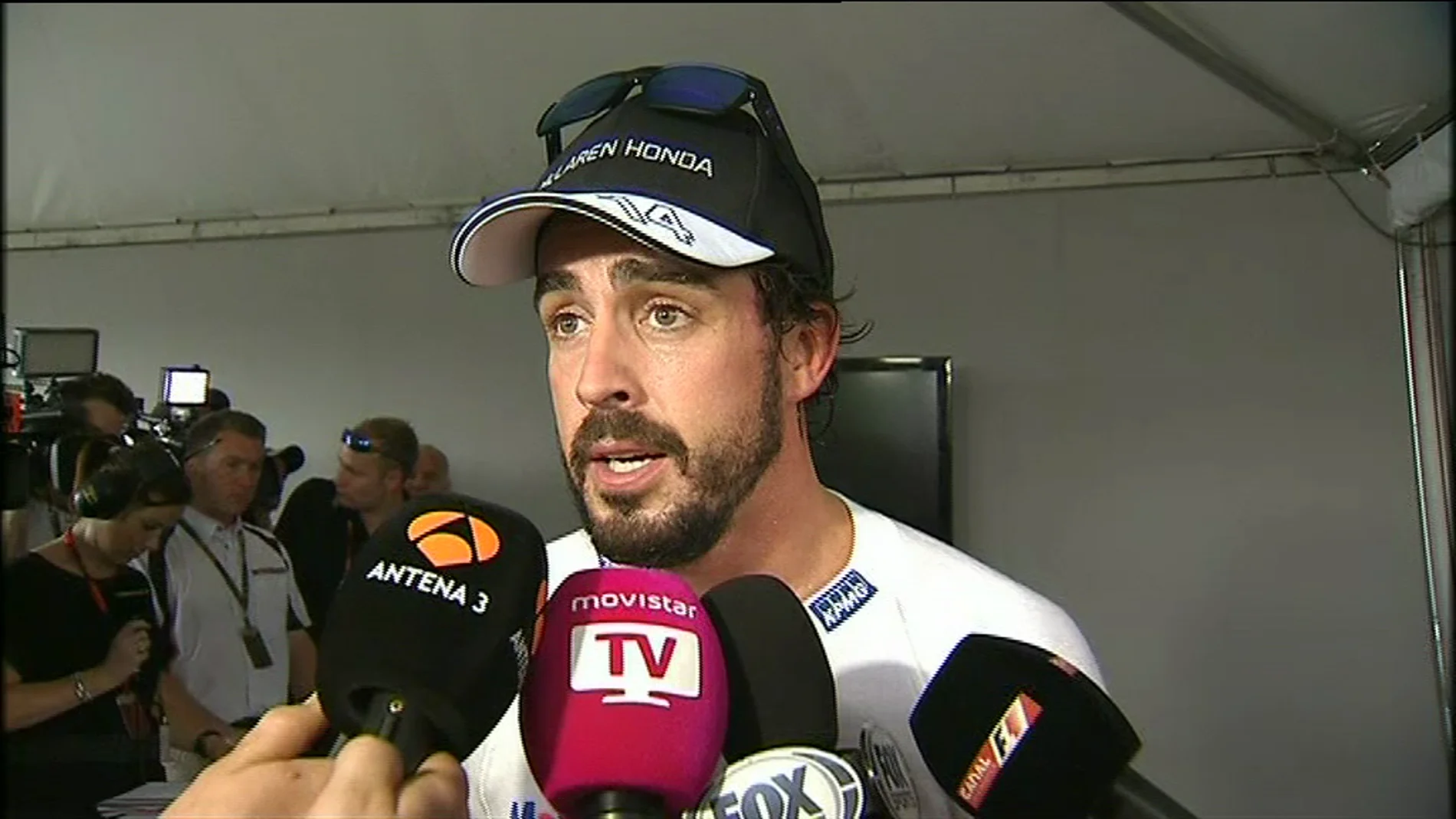 Fernando Alonso atiende a Antena 3