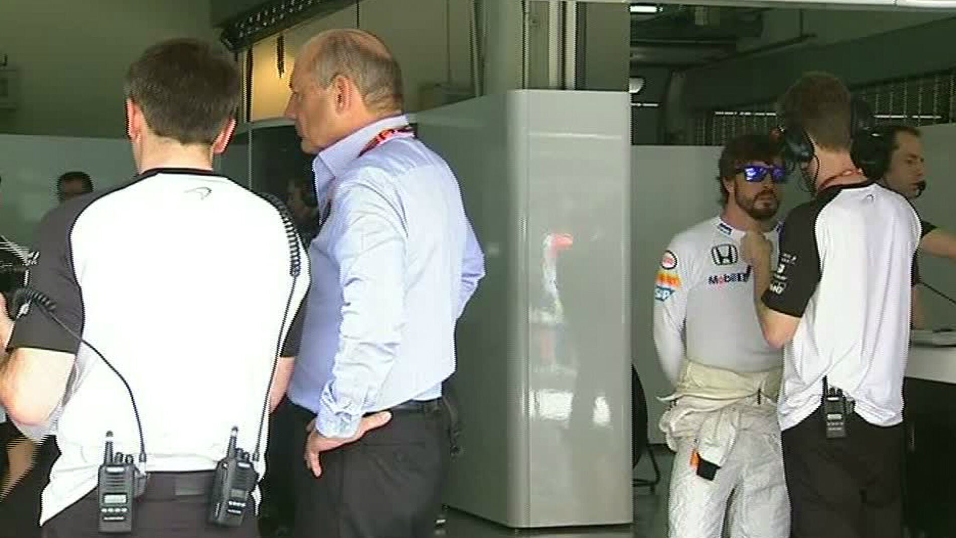 Alonso y Ron Dennis guardan las distancias