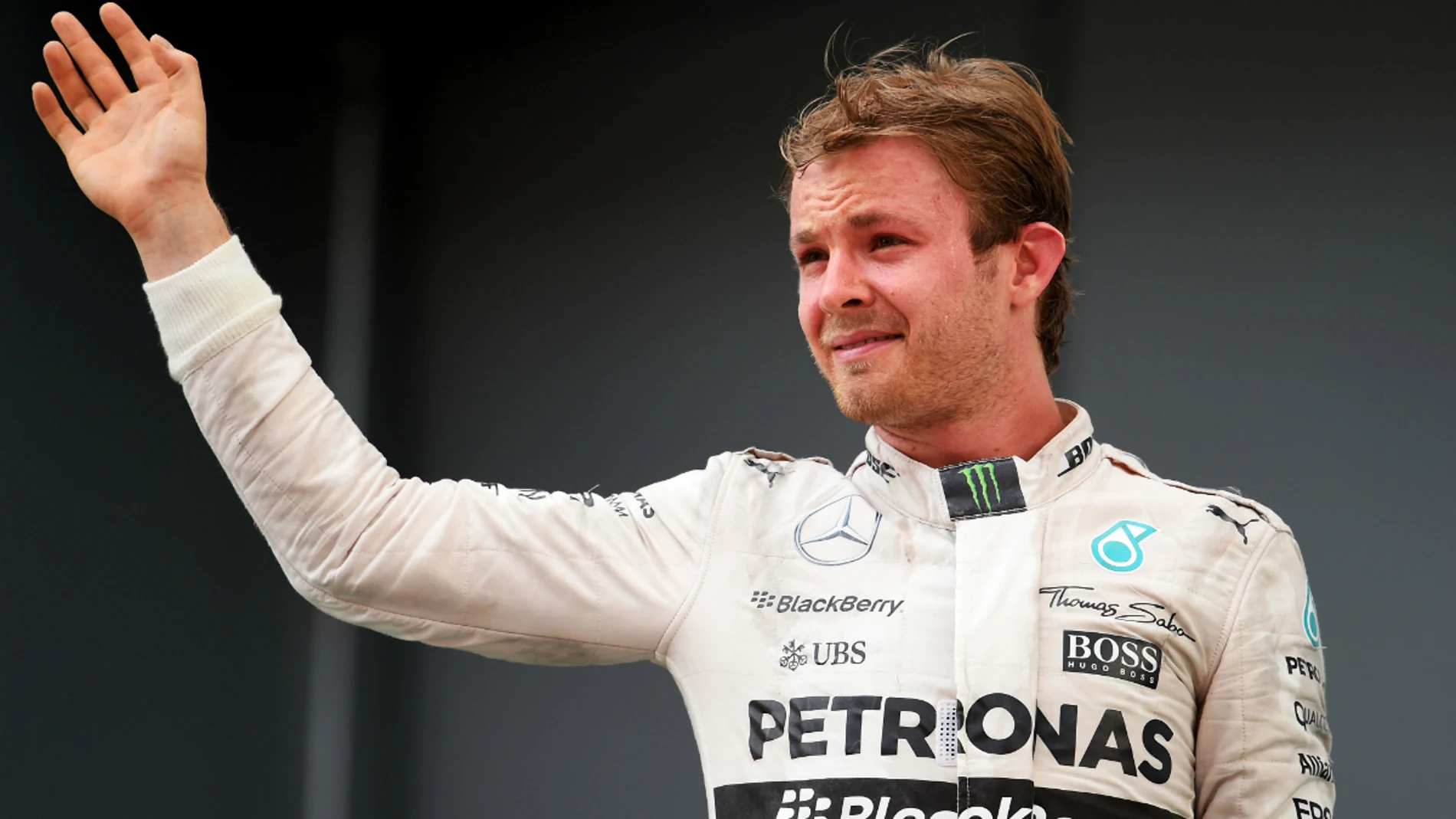 Rosberg saluda al público malasio