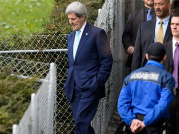 El secretario de Estado de EEUU, John Kerry, durante un descanso en las negociaciones nucleares