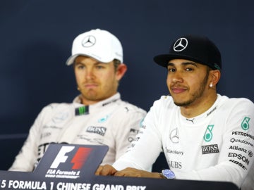 Hamilton y Rosberg, en rueda de prensa