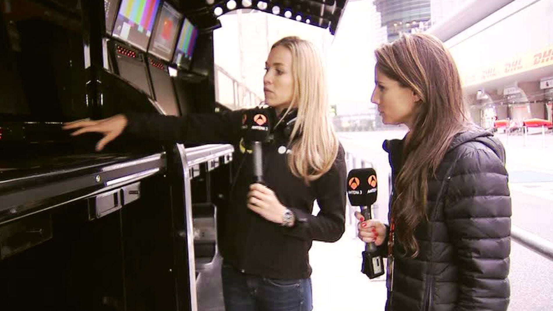 Jord&aacute;, con Luc&iacute;a Villal&oacute;n