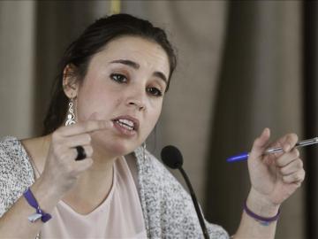 La secretaria de Coordinación de Áreas de Podemos, Irene Montero, durante la rueda de prensa que ha ofrecido hoy en Madrid. 