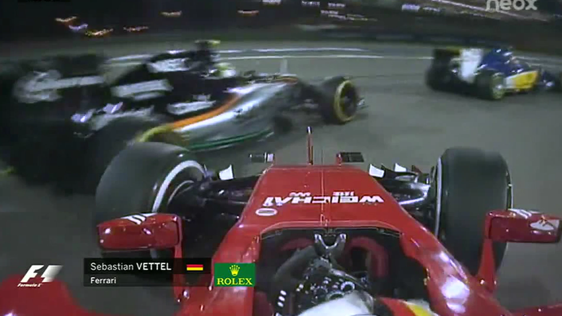 Toque entre Pérez y Vettel