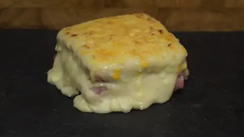 Oh, la, la, croque monsieur. Oh, la, la, croque monsieur.