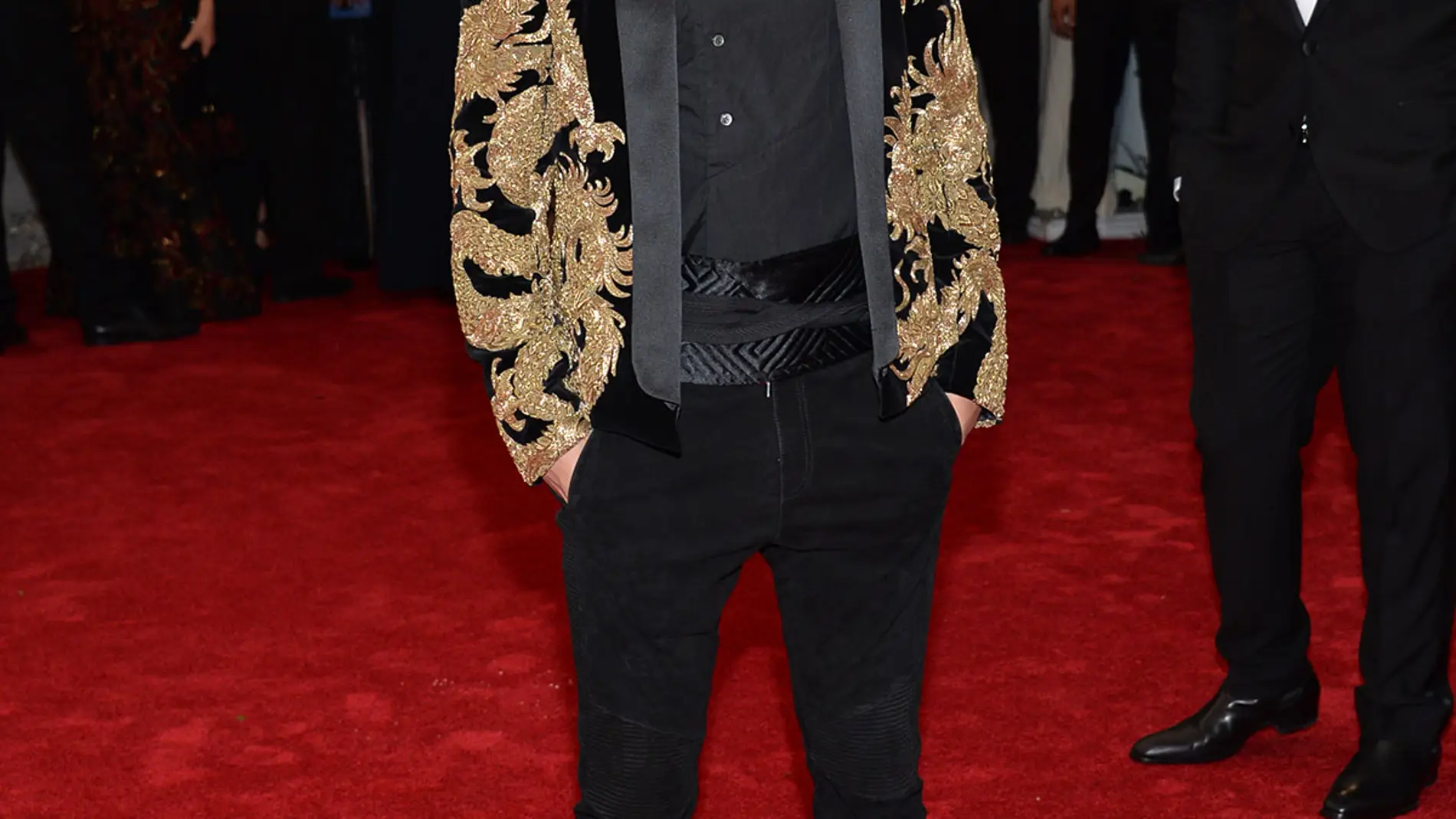 Justin Bieber se colocó una original chaqueta con dragones