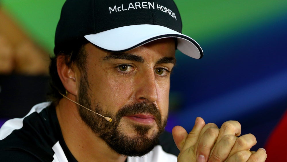 Fernando Alonso en rueda de prensa de la FIA