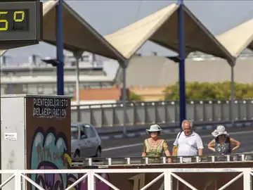 Termómetros que supera los 40º en Sevilla. Termómetros que supera los 40º en Sevilla.