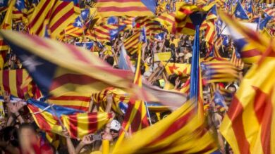 La Junta Electoral pide retirar 'esteladas' de edificios y espacios públicos