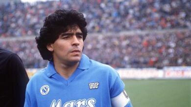 Maradona anima a la afición del Nápoles tras la marcha de Higuaín: 