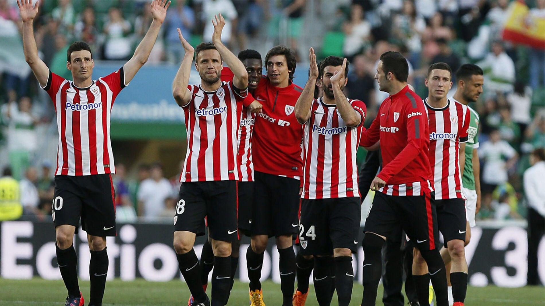 El Athletic celebra el triunfo en Elche