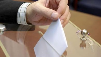 Todos los partidos hablan de pactos, pero ninguno dice con quién pactará