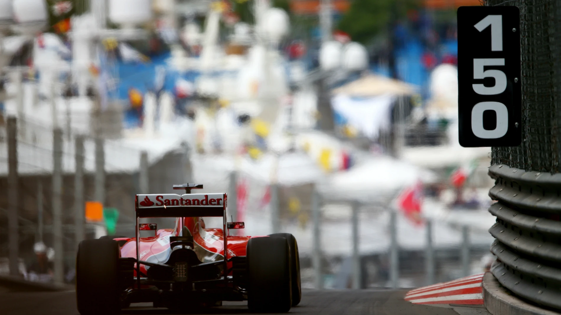 Vettel deja atrás la cámara en Mónaco