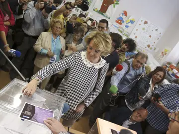 Esperanza Aguirre espera que el Espíritu Santo "inspire" a los madrileños Esperanza Aguirre espera que el Espíritu Santo "inspire" a los madrileños