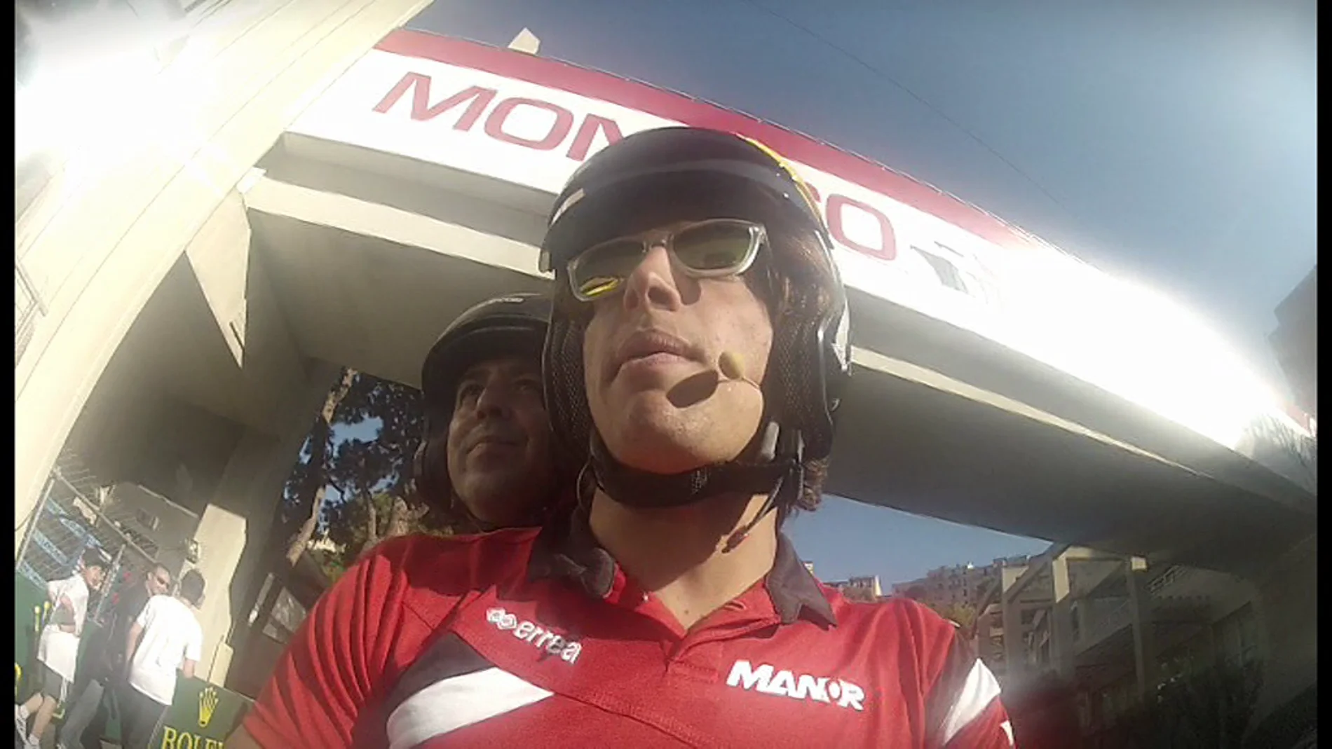 Una vuelta al circuito de Mónaco con Roberto Merhi... en motocicleta