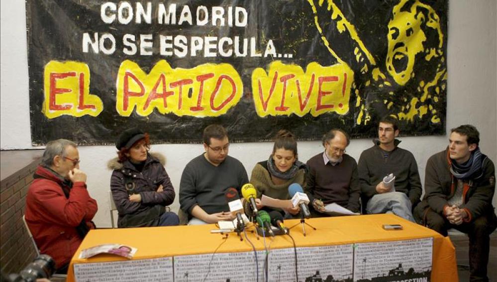 Representantes del colectivo Patio Maravillas, que fueron desalojados de un edificio en el centro de Madrid. 