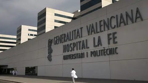 Fachada del hospital La Fe de Valencia Fachada del hospital La Fe de Valencia