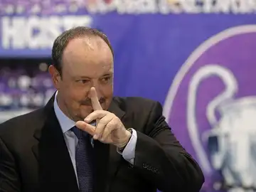 Rafa Benítez emocionado en su presentación con el Real Madrid Rafa Benítez emocionado en su presentación con el Real Madrid