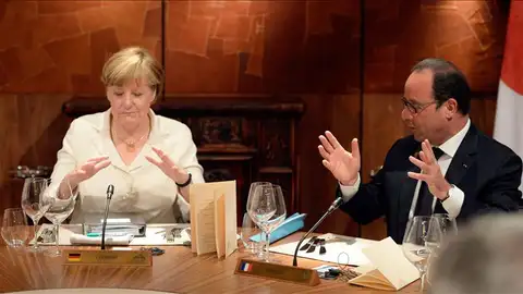 La canciller alemana Angela Merkel y el presidente galo Francois Hollande. La canciller alemana Angela Merkel y el presidente galo Francois Hollande.