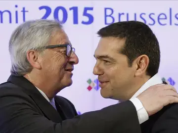 Juncker y Tsipras se reúnen y acuerdan lograr una "solución aceptable" Juncker y Tsipras se reúnen y acuerdan lograr una "solución aceptable"