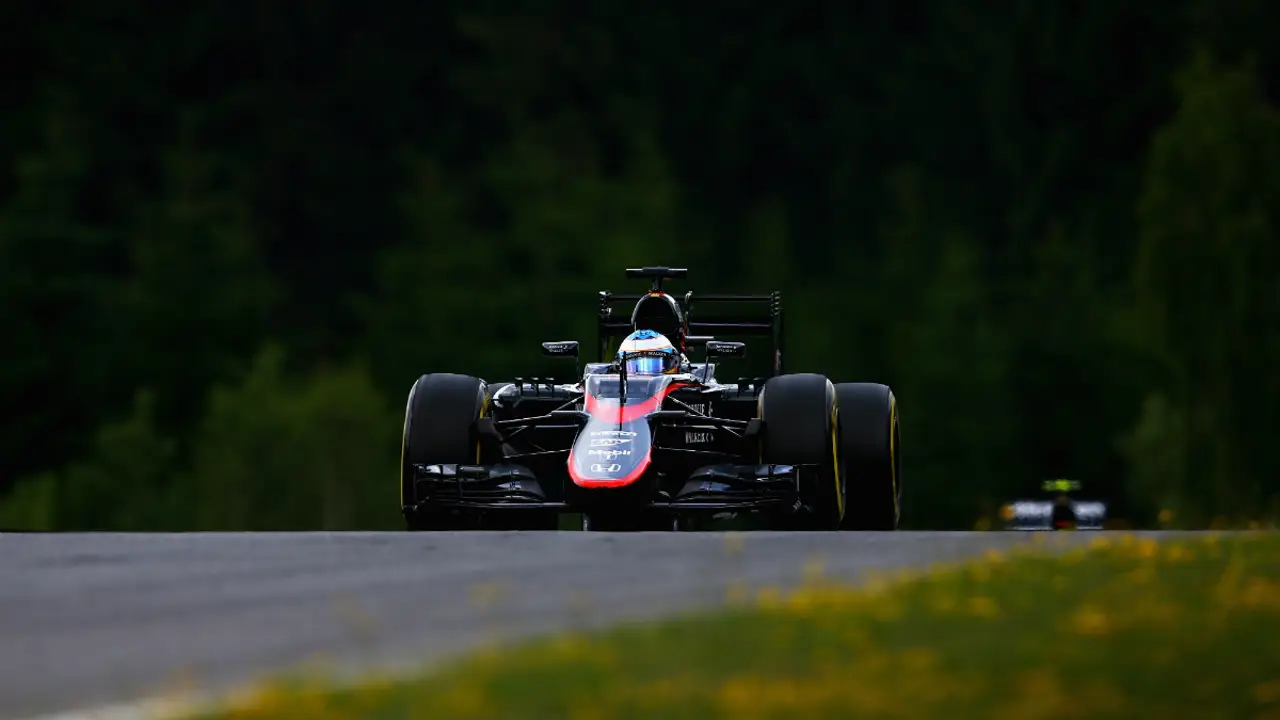 Alonso: "Tardo 500 vueltas en cargar la batería"