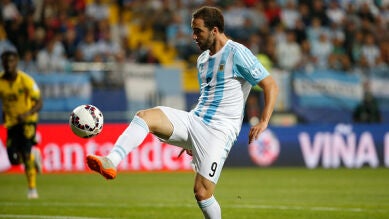 Tata Martino convoca a Higuaín para los encuentros ante Brasil y Colombia
