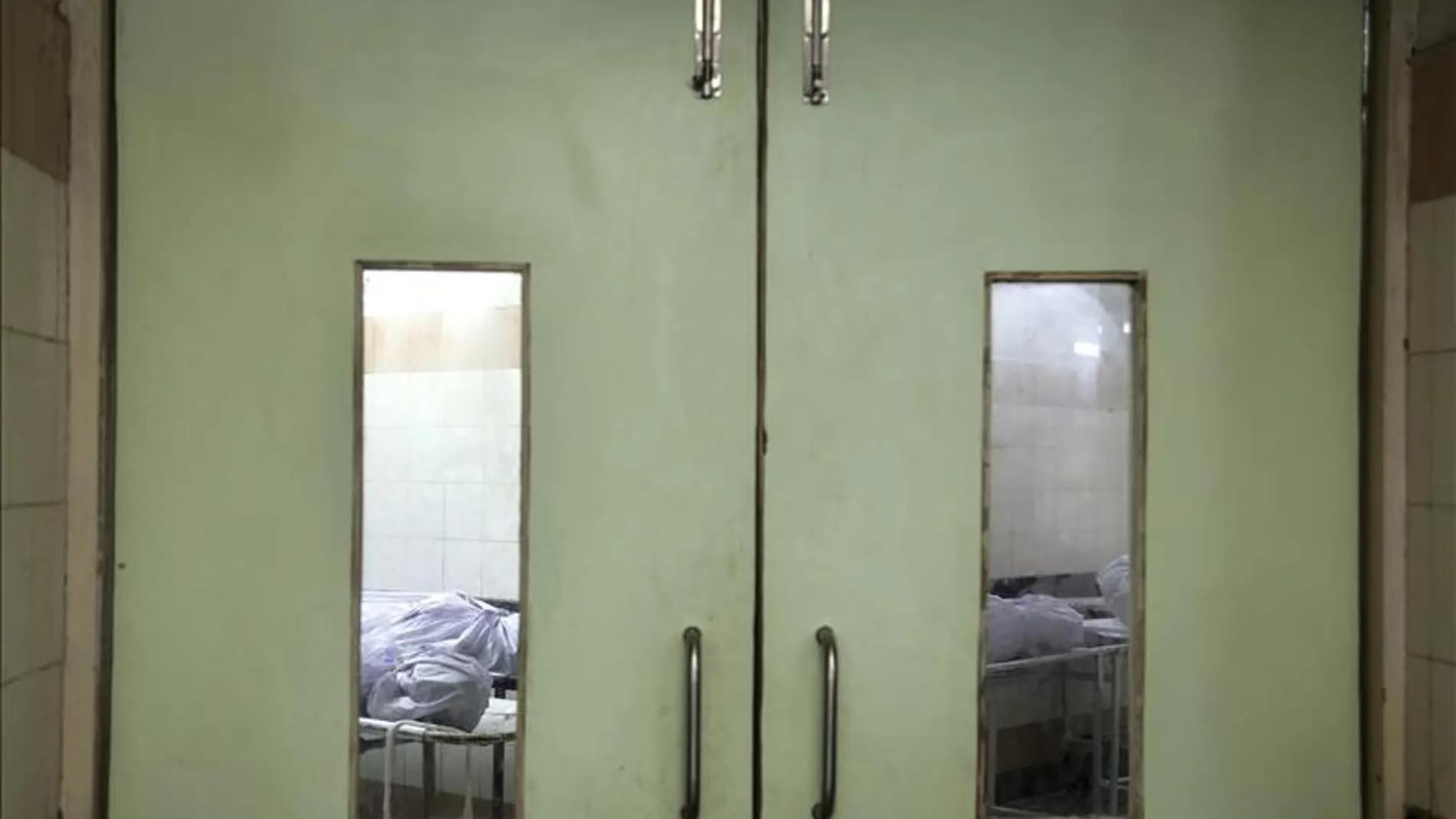 Víctimas en la morgue del hospital general municipal de Shatabdi en Bombay Víctimas en la morgue del hospital general municipal de Shatabdi en Bombay