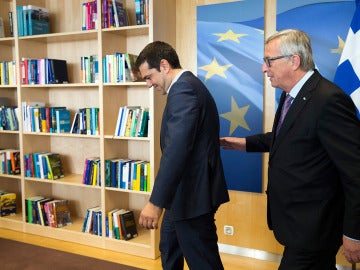 El presidente de la Comisión Europea, Jean-Claude Juncker, recibe a Alexis Tsipras