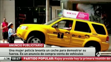 Una 'policía' levanta un coche tras enfadarse con el conductor en un anuncio con cámara oculta