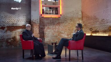 La conversación con el padre Fortea, en cinco minutos