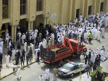 Atentado en una mezquita de Kuwait Atentado en una mezquita de Kuwait