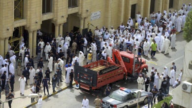 Arrestados 18 sospechosos tras el atentado contra la mezquita en Kuwait