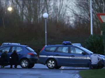 Dos vehículos policiales en Francia