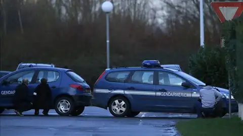 Dos vehículos policiales en Francia Dos vehículos policiales en Francia