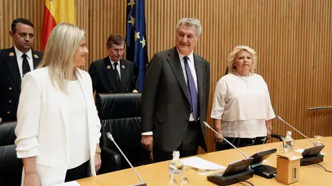 Jesús Posada junto a la presidenta de la Fundación Víctimas del Terrorismo, María del Mar Blanco (i), y Ángeles Pedraza Jesús Posada junto a la presidenta de la Fundación Víctimas del Terrorismo, María del Mar Blanco (i), y Ángeles Pedraza
