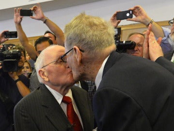 Dos octogenarios, la primera pareja homosexual legalmente casada en Dallas