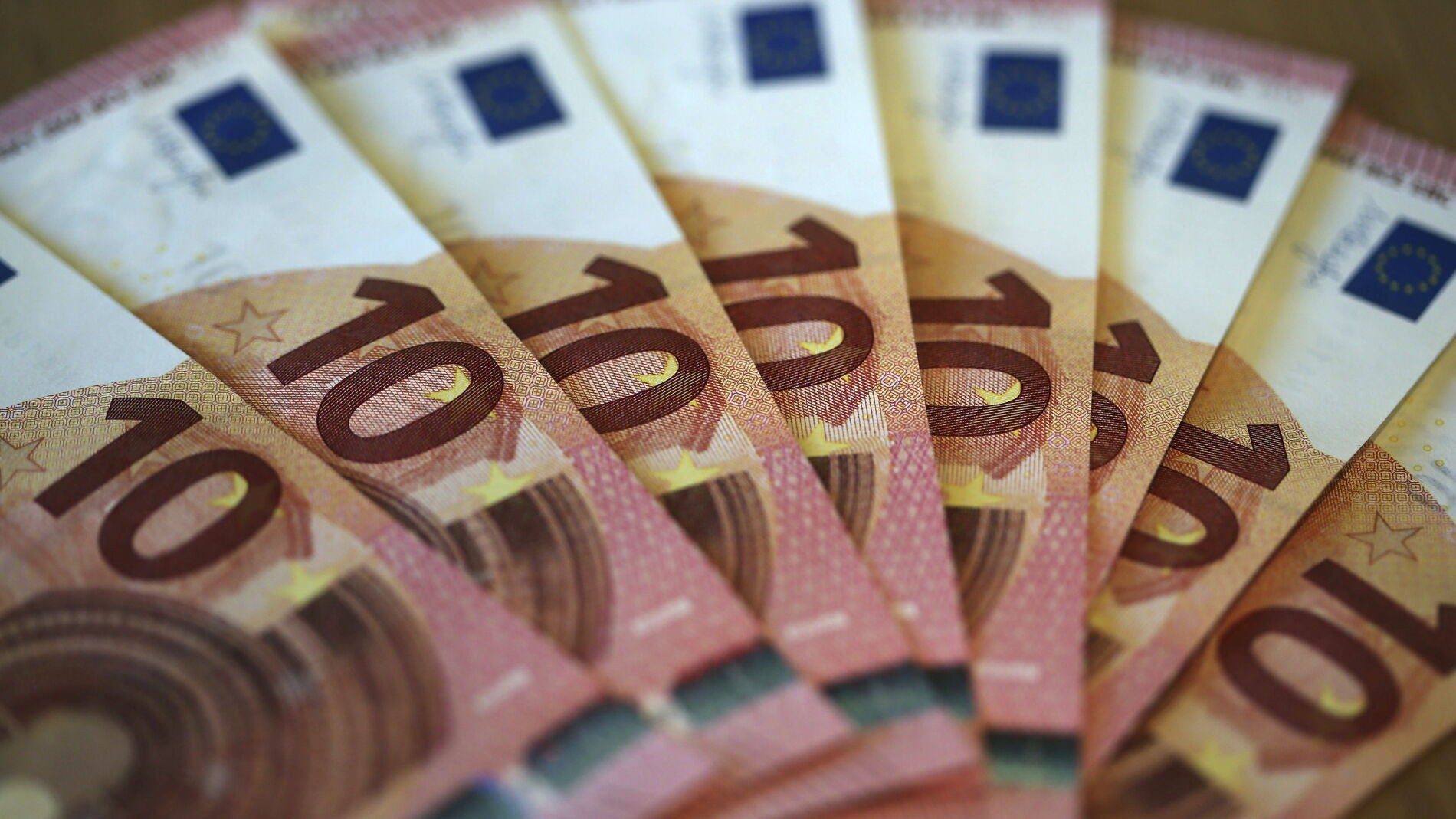 Francia proh&iacute;be pagar en met&aacute;lico m&aacute;s de 1.000 euros para combatir el fraude