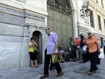 Grecia no abre sus bancos Grecia no abre sus bancos