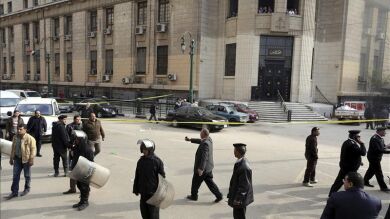 Muere el fiscal general egipcio por las heridas que le han causado un atentado contra su vehículo