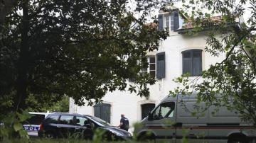La policía vigila la casa de una una mujer francesa detenida por su presunta colaboración ETA