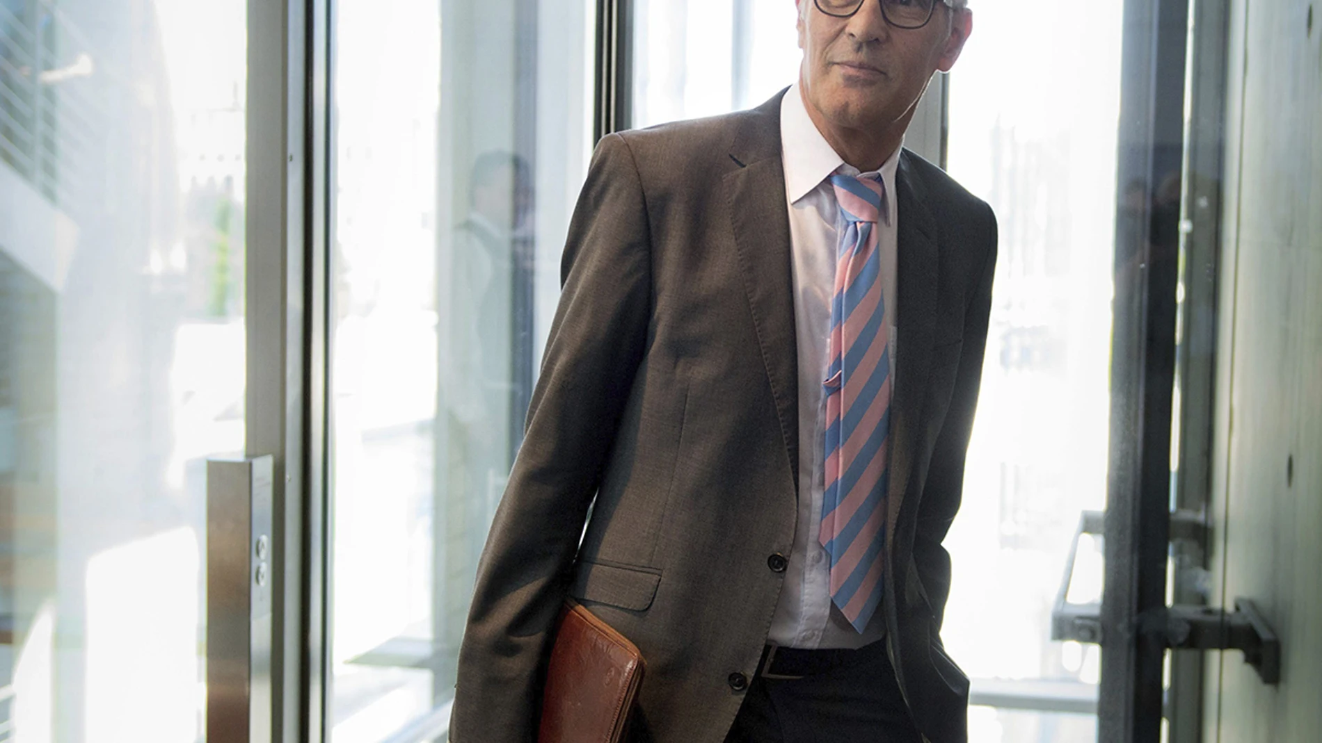 Guenter Heiss, a su llegadaa una reunión en el Parlamento alemán. Guenter Heiss, a su llegadaa una reunión en el Parlamento alemán.