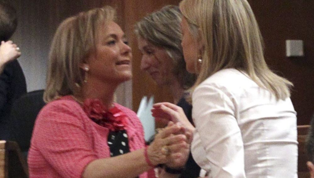 La candidata del PP, Mercedes Fernández, y la presidenta de Foro, Cristina Coto