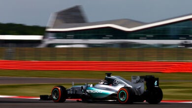 Rosberg domina los Libres 1 de Gran Bretaña con Sainz quinto