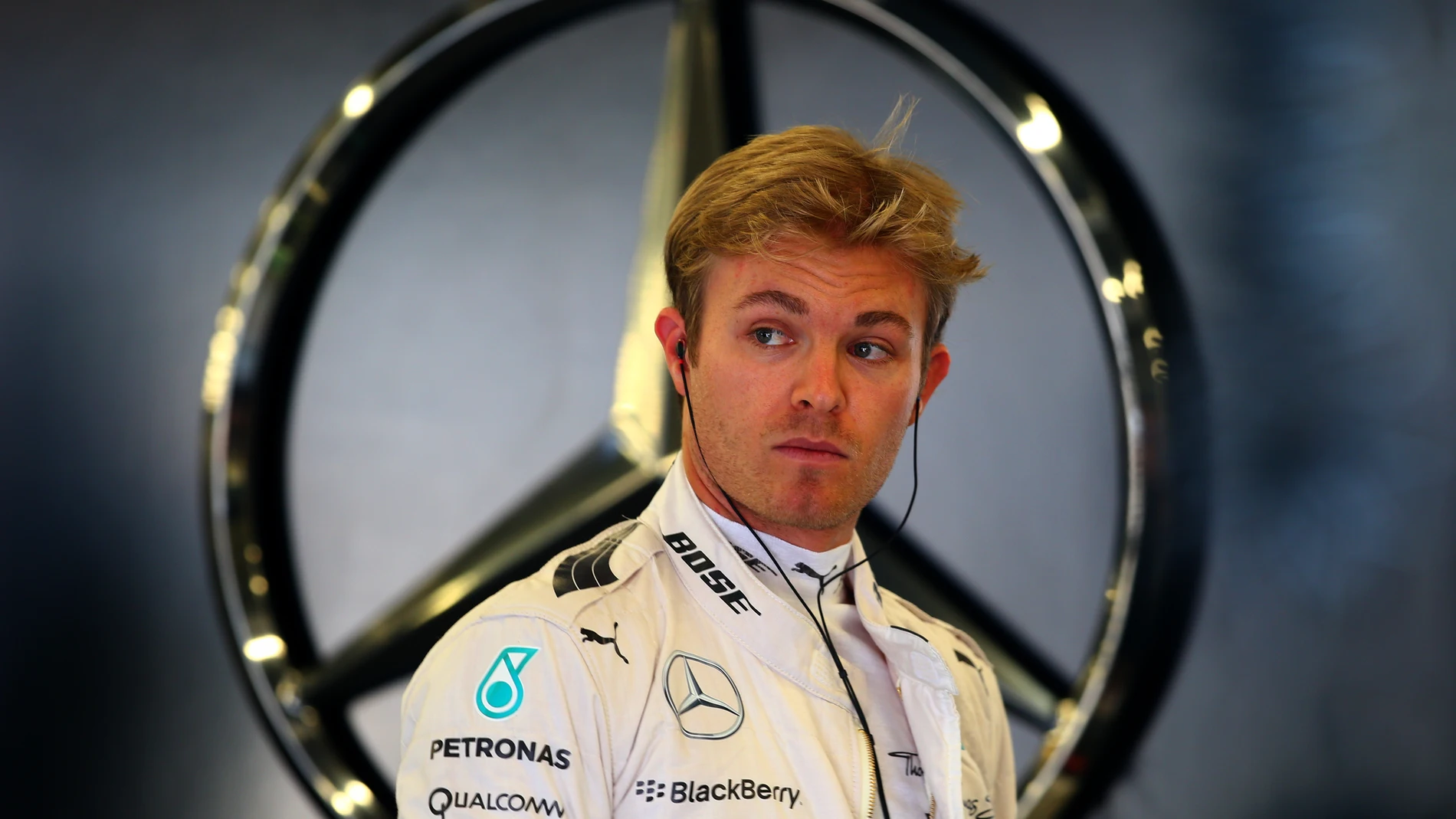 Rosberg en el box de Mercedes