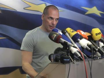 El ministro de finanzas griego, Yanis Varufakis, en rueda de prensa tras el referéndum.