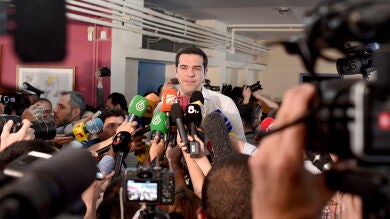 Tsipras anunciará al sucesor de Varufakis tras la reunión con los líderes griegos