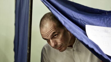 Varoufakis acusa al ministro alemán de Finanzas de querer expulsar a Grecia del Euro