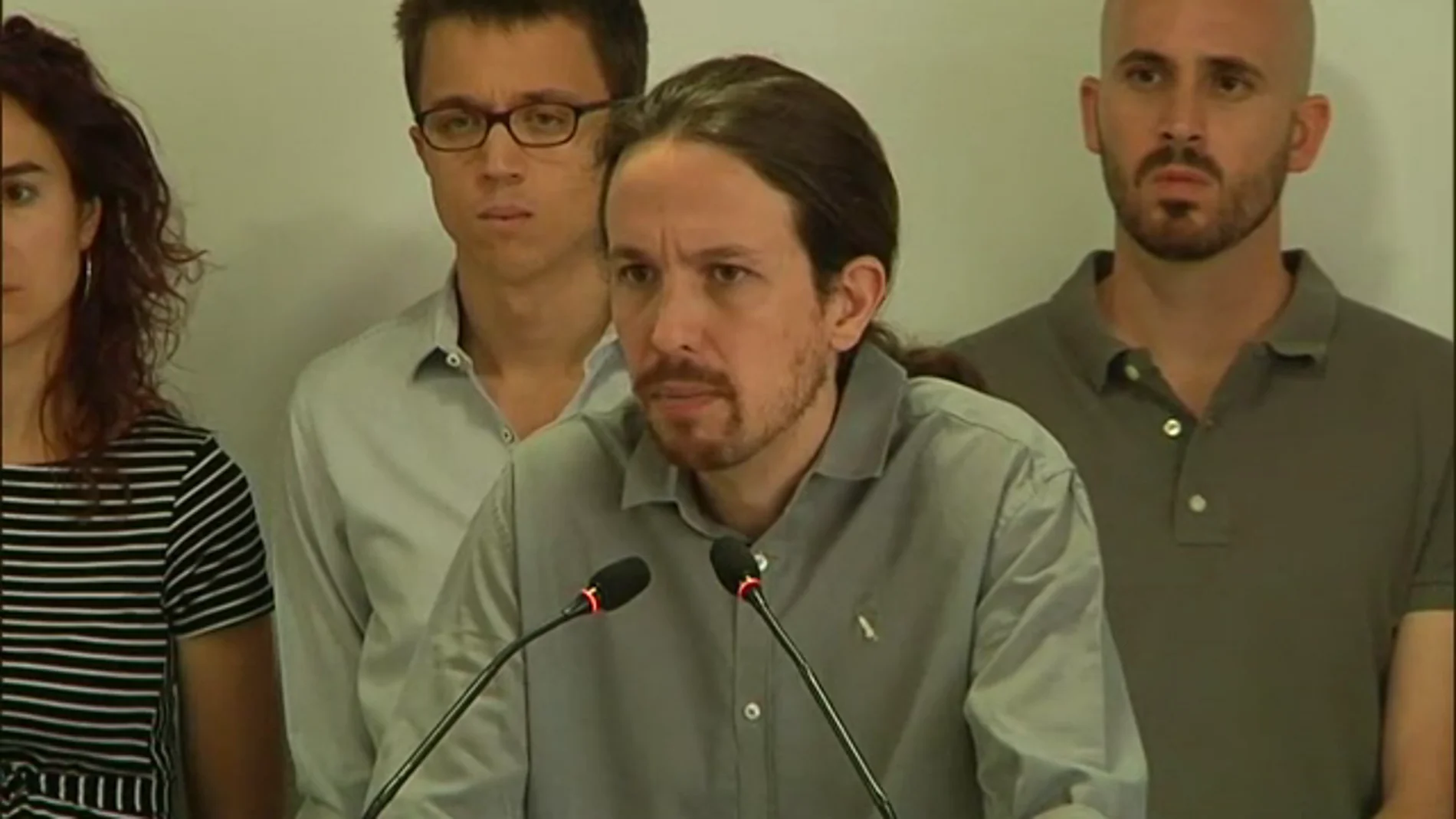 Más de 500 cargos de Podemos piden a Iglesias una consulta popular sobre las primarias Más de 500 cargos de Podemos piden a Iglesias una consulta popular sobre las primarias