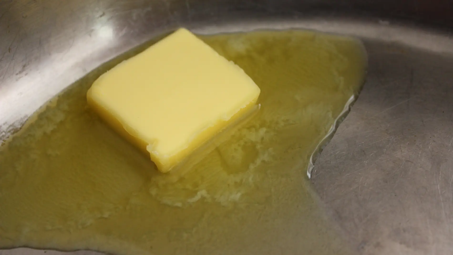 ¿Mantequilla o margarina? Casi mejor la primera...